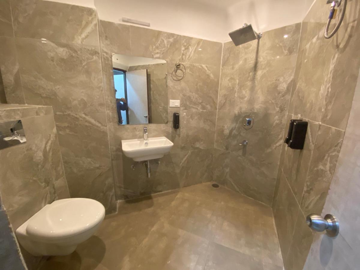 Hotel Abode 실롱 외부 사진