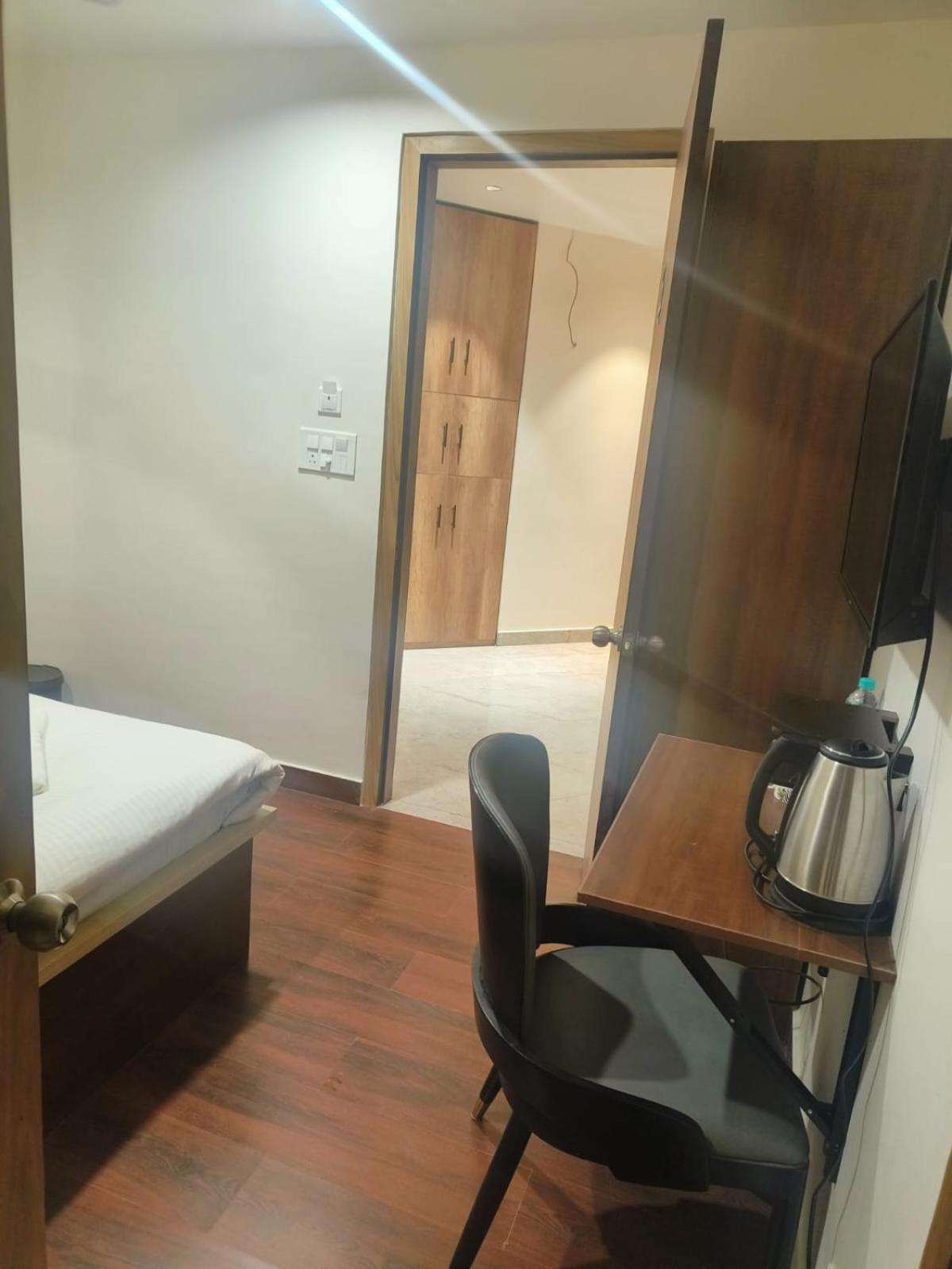 Hotel Abode 실롱 외부 사진