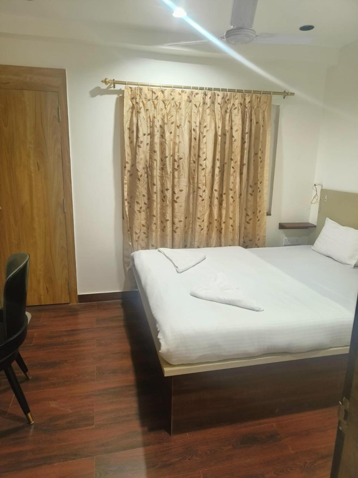 Hotel Abode 실롱 외부 사진